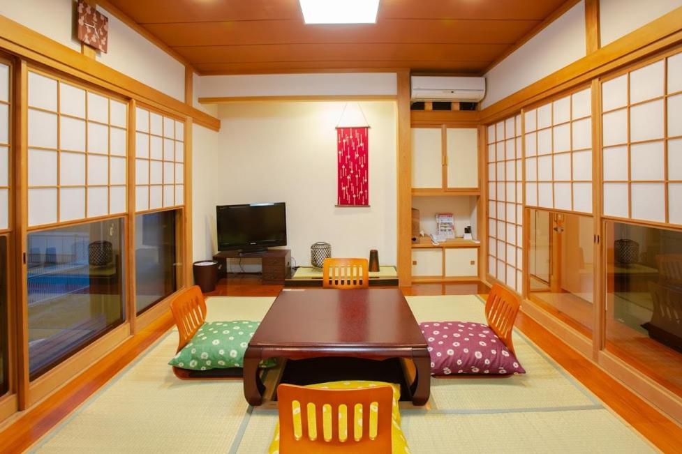 אטאמי 熱海の海が一望できる温泉付貸別荘 満月あじろ Mitsukiajiro מראה חיצוני תמונה