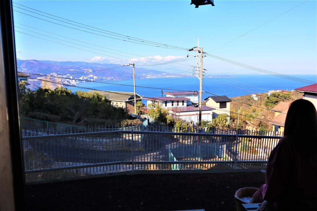 אטאמי 熱海の海が一望できる温泉付貸別荘 満月あじろ Mitsukiajiro מראה חיצוני תמונה